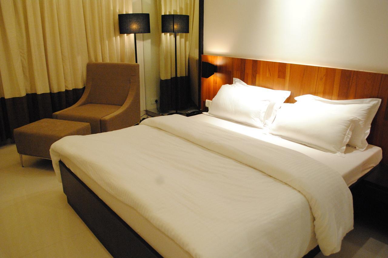 Hotel Landmark Ratnāgiri Eksteriør billede