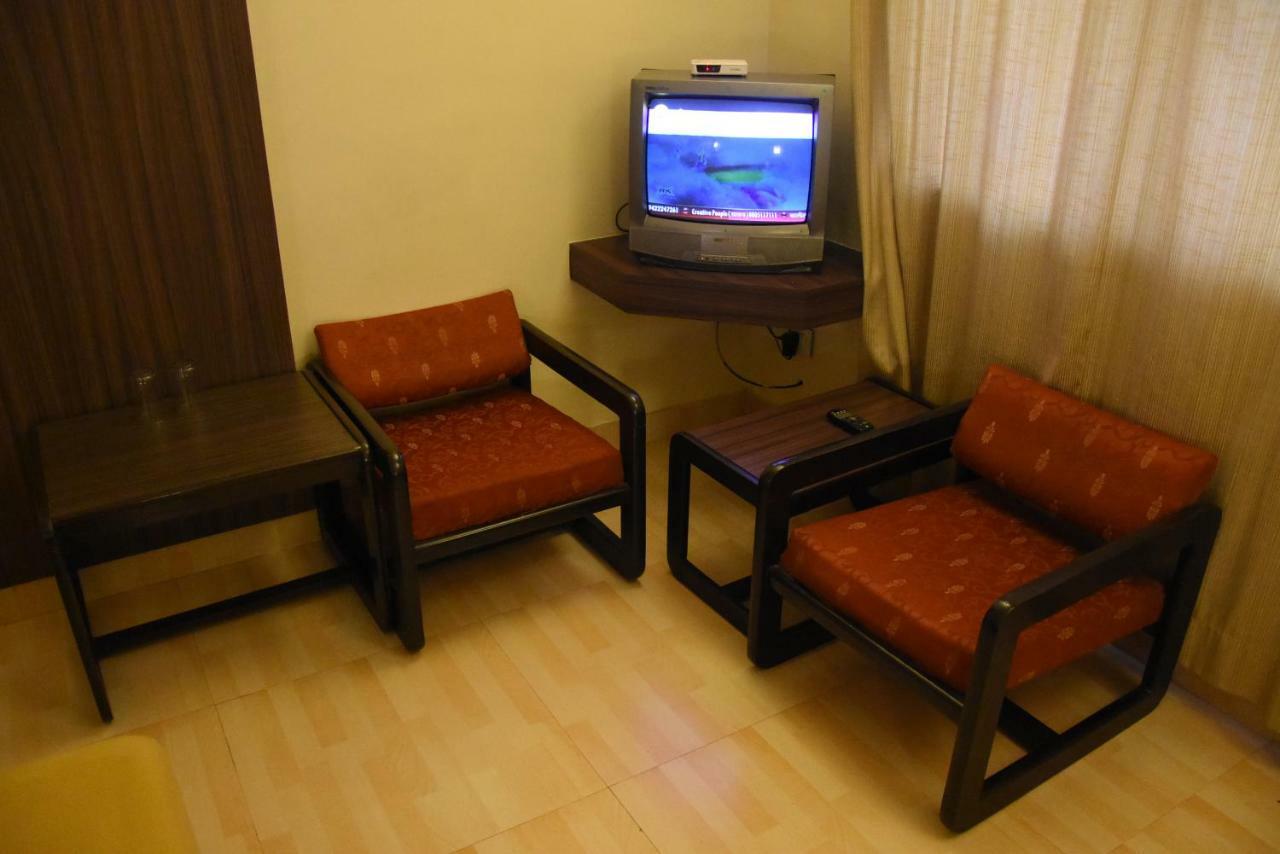 Hotel Landmark Ratnāgiri Eksteriør billede