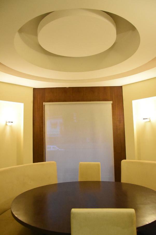 Hotel Landmark Ratnāgiri Eksteriør billede